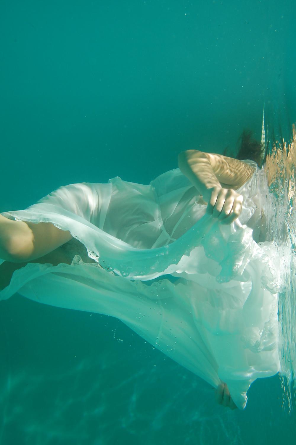 25P Underwater with Radka