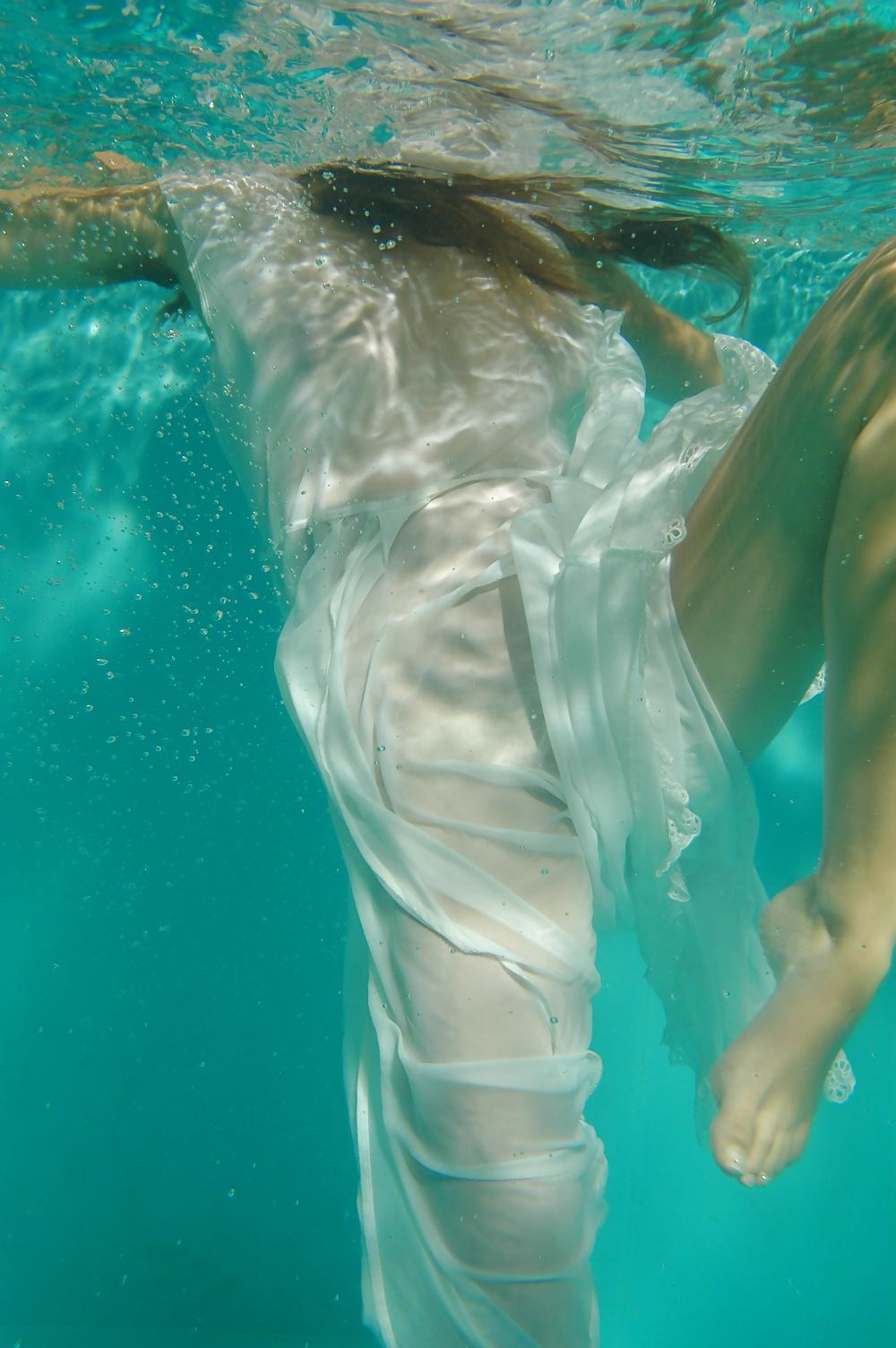 25P Underwater with Radka