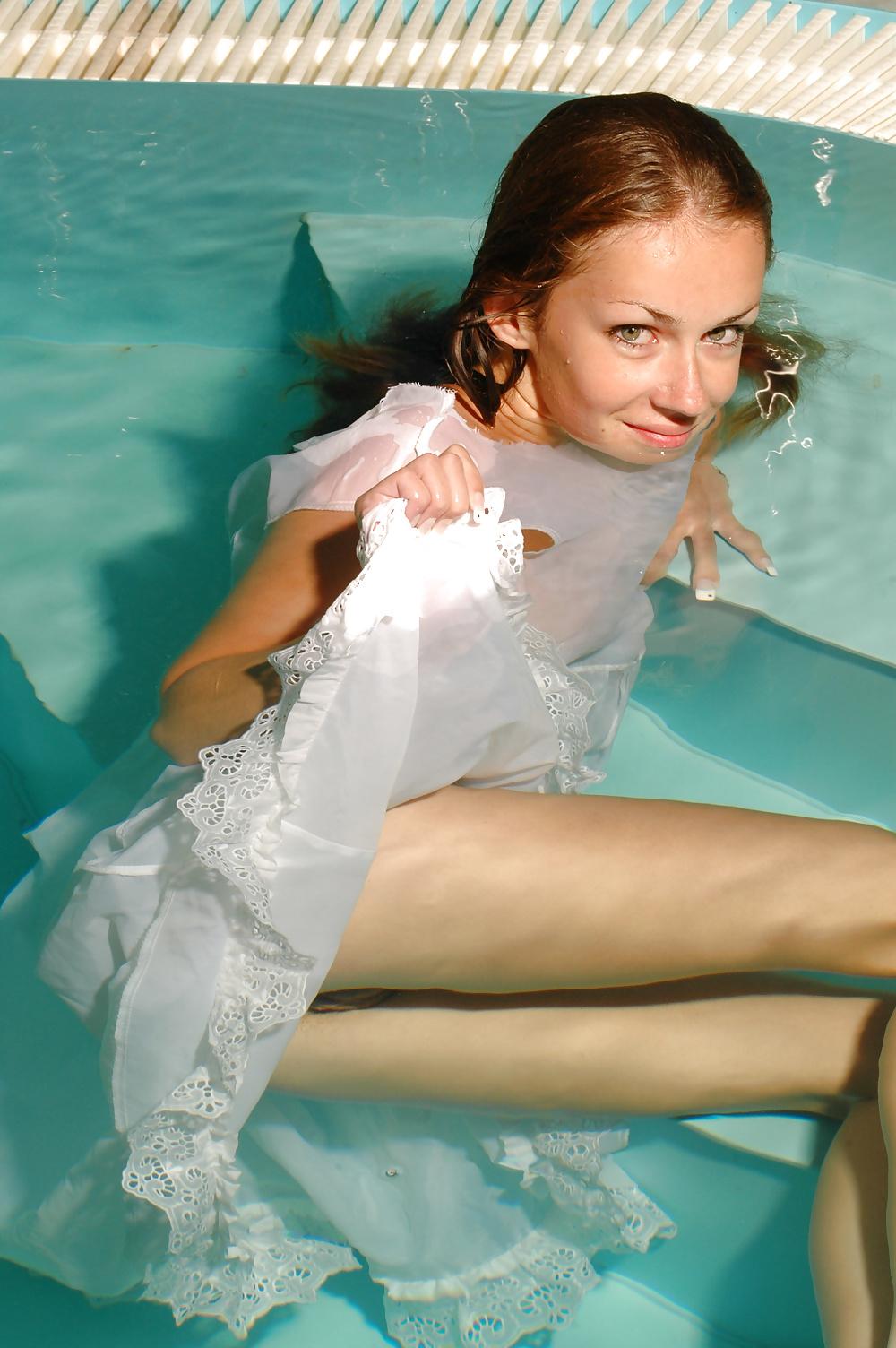 25P Underwater with Radka