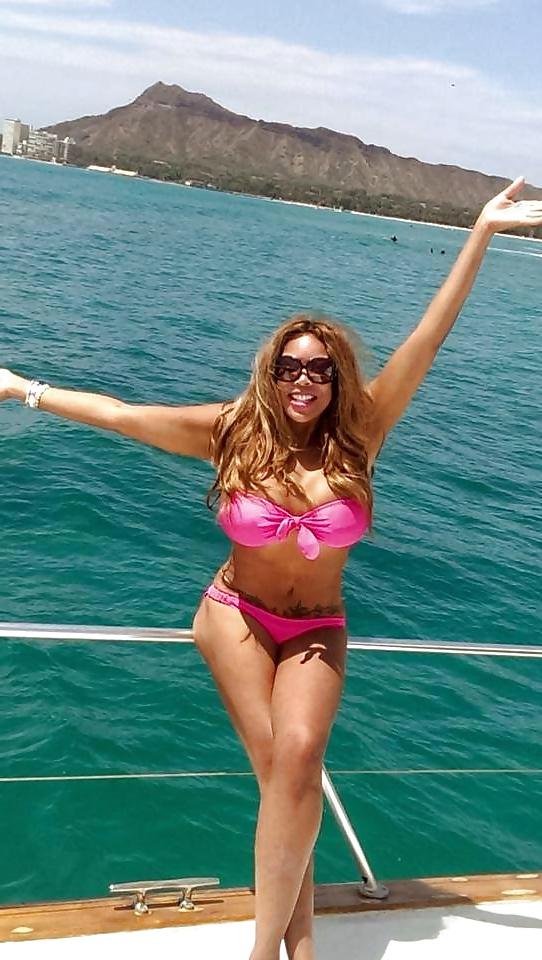 20P Wendy Williams - thick n busty black MILF