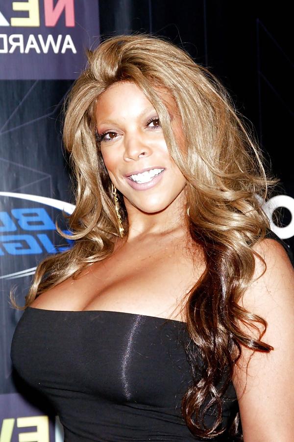 20P Wendy Williams - thick n busty black MILF