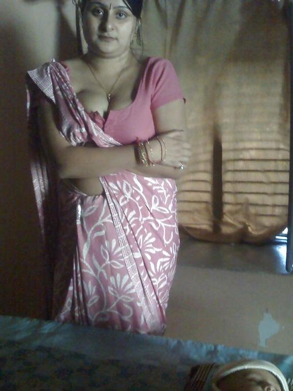 25P Famous Indian BBW Aunty