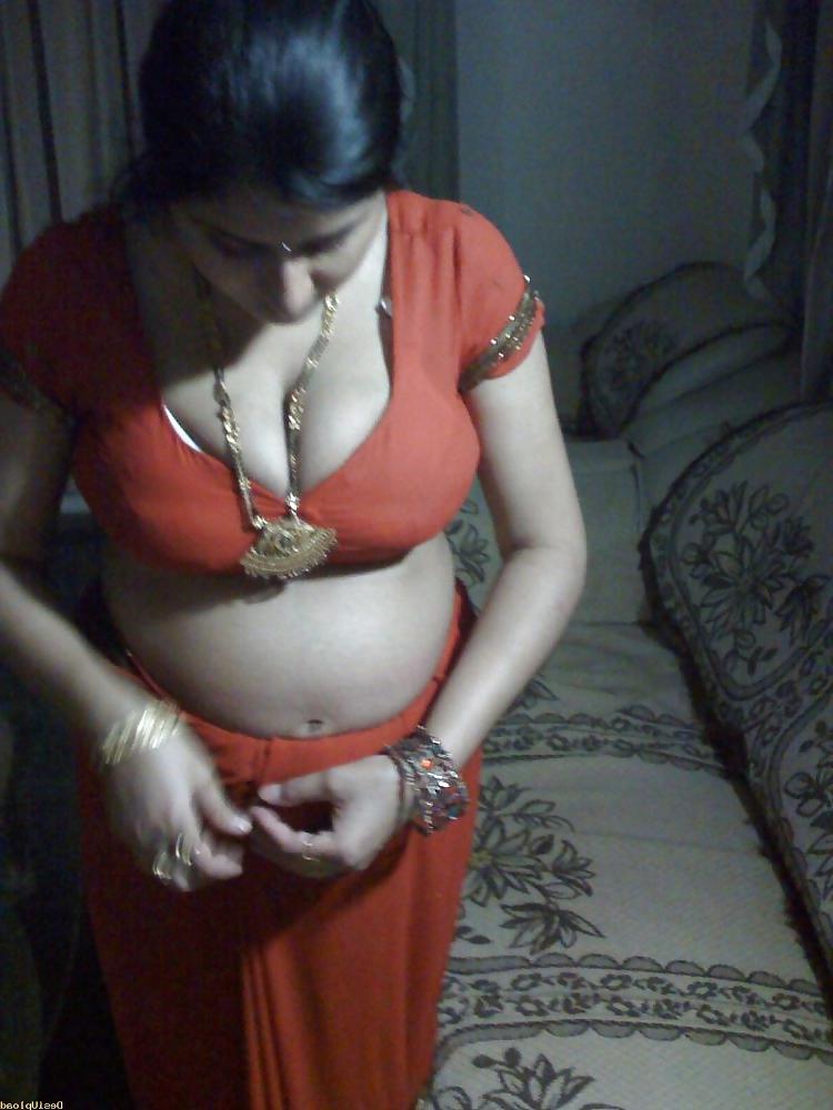 25P Famous Indian BBW Aunty