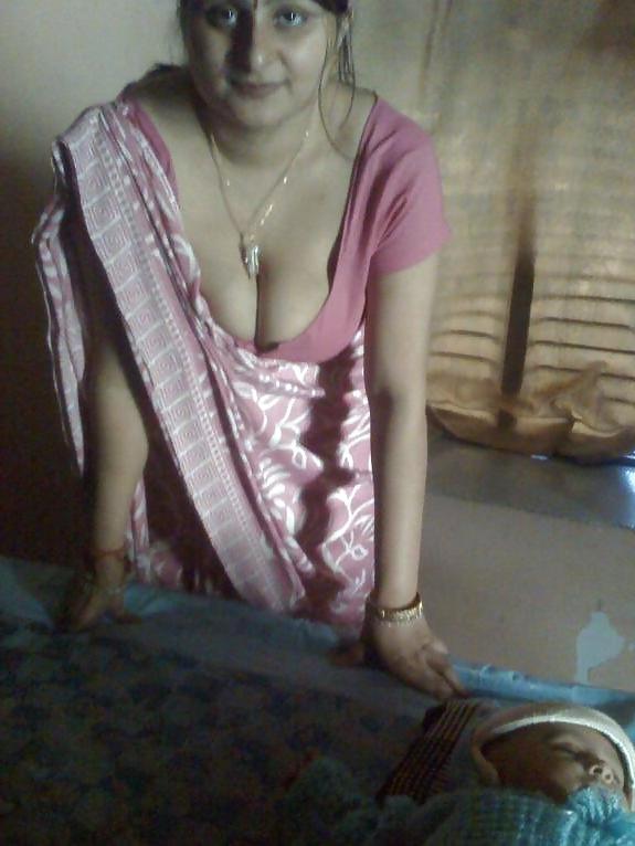 25P Famous Indian BBW Aunty