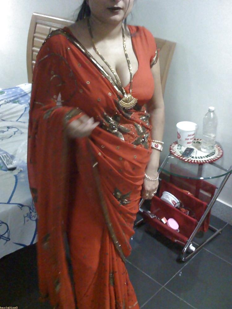 25P Famous Indian BBW Aunty
