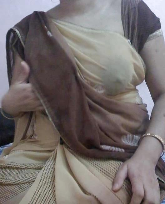 25P Famous Indian BBW Aunty