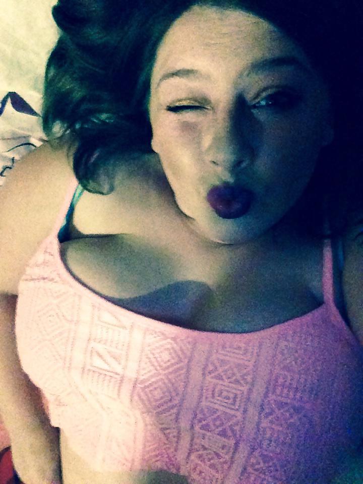 25P Chavy Big tits and tongue Teasing British 