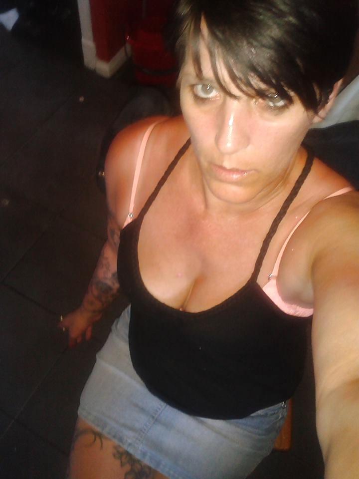 25P British Milf SLUT from Dudley she loves any age spesh young!