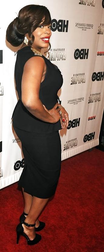 25P Niecy Nash - Thick n Busty black MILF - Reno 911