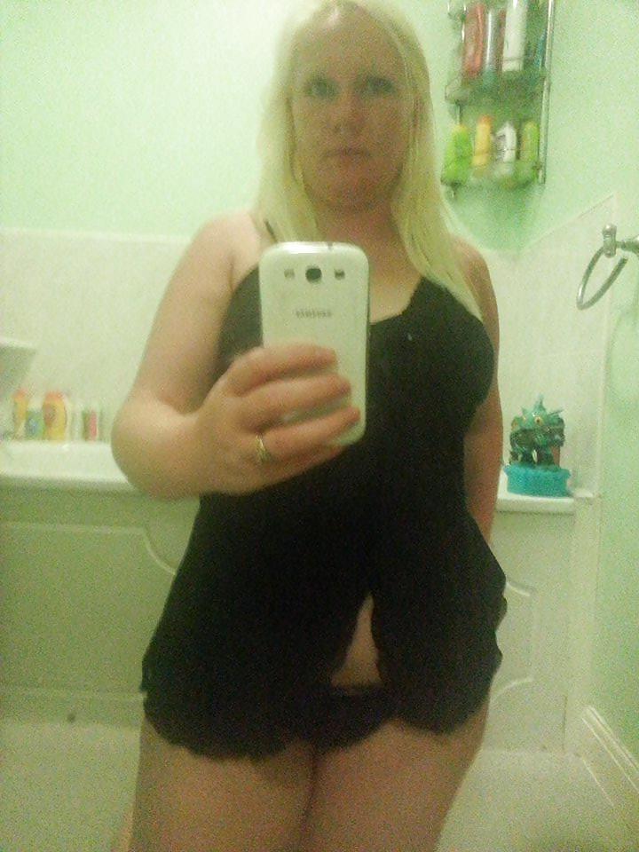 5P 30 Year old milf SENT ME THESE PICS from Barnsley British