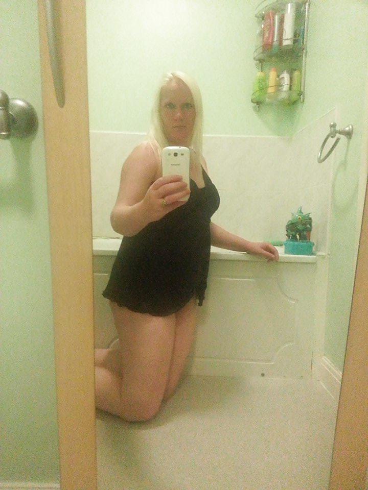 5P 30 Year old milf SENT ME THESE PICS from Barnsley British