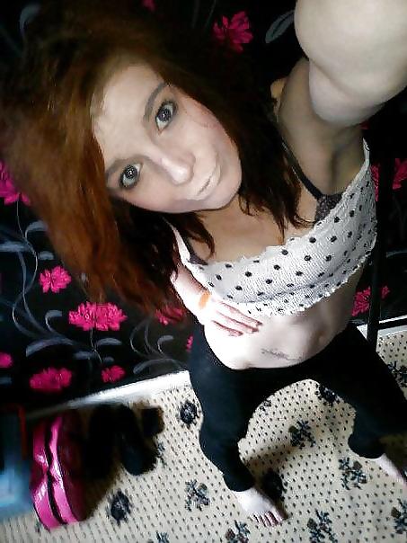 18P UK  British Young mom who cheats on her BF SEXY LEGS!