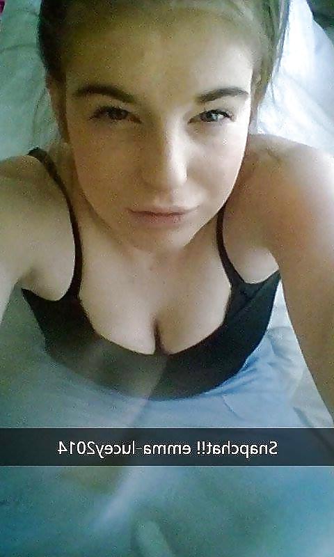 18P UK  British Young mom who cheats on her BF SEXY LEGS!