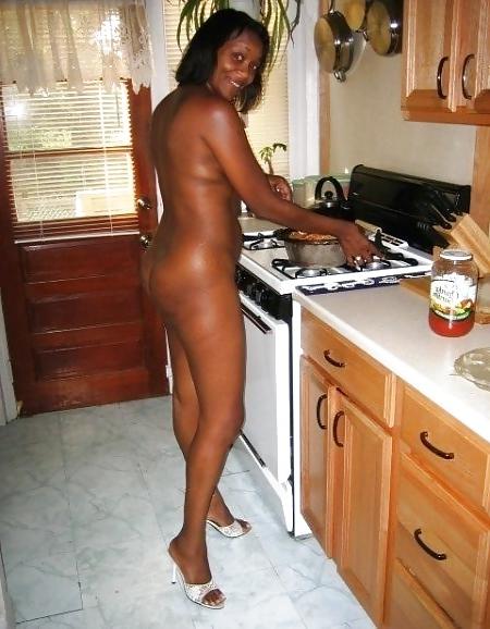 9P ES IST NUR WENIG ÜBER ASS IN THE KITCHEN VOL.36