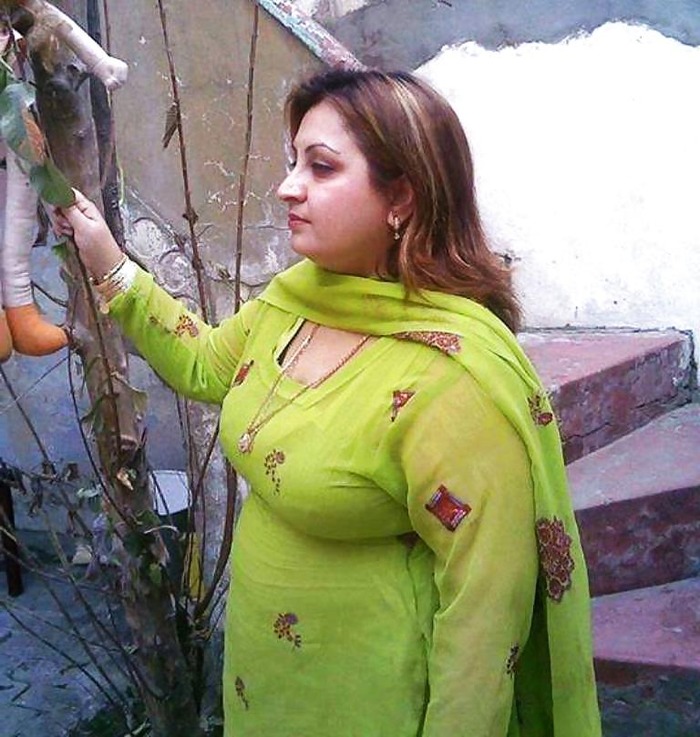 9P Some Indian Desi BBW's for Degrading :) 
