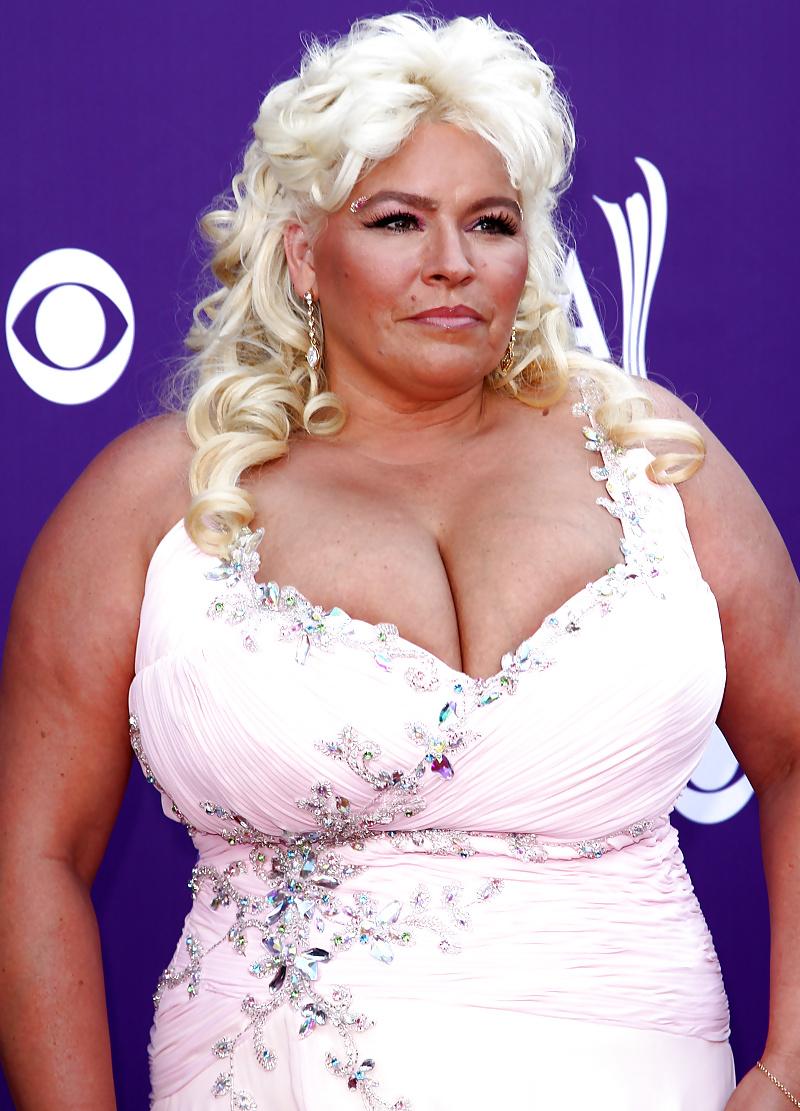 20P Beth Chapman - Huge titted BBW MILF bounty hunter