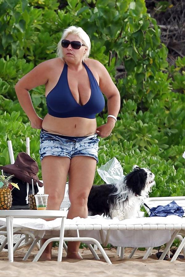 20P Beth Chapman - Huge titted BBW MILF bounty hunter