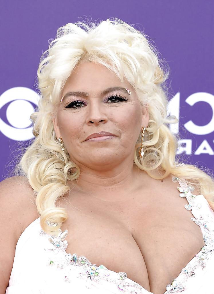 20P Beth Chapman - Huge titted BBW MILF bounty hunter