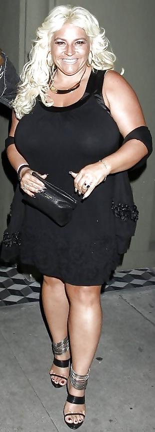20P Beth Chapman - Huge titted BBW MILF bounty hunter