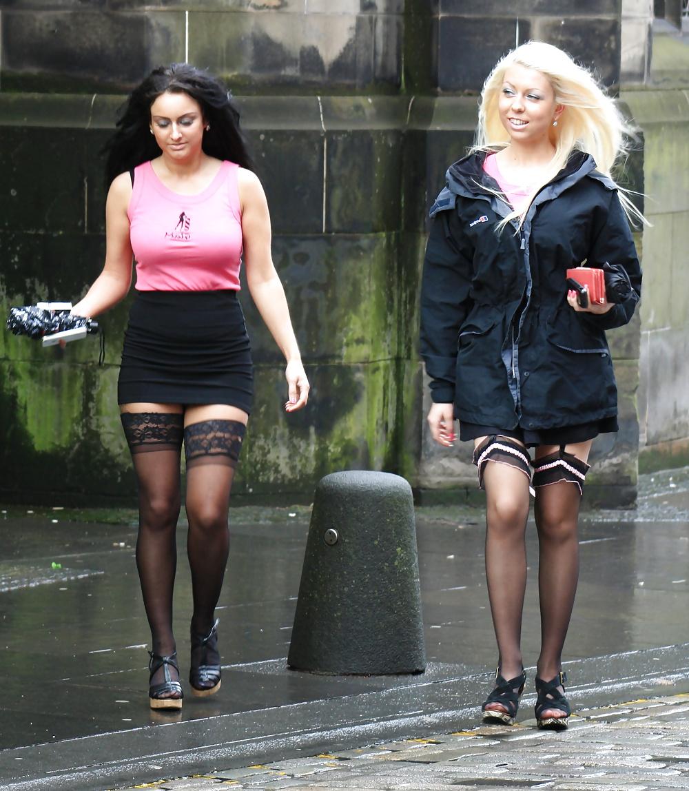 16P British Blonde and Brunette 