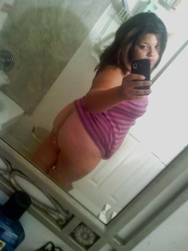 25P Bottomless girls 4