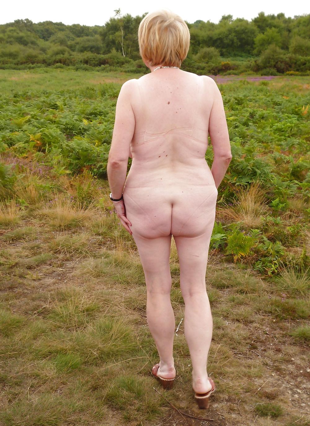 7P British Chubby Milf