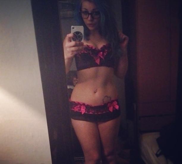 12P Full Body Underwear Pictures.