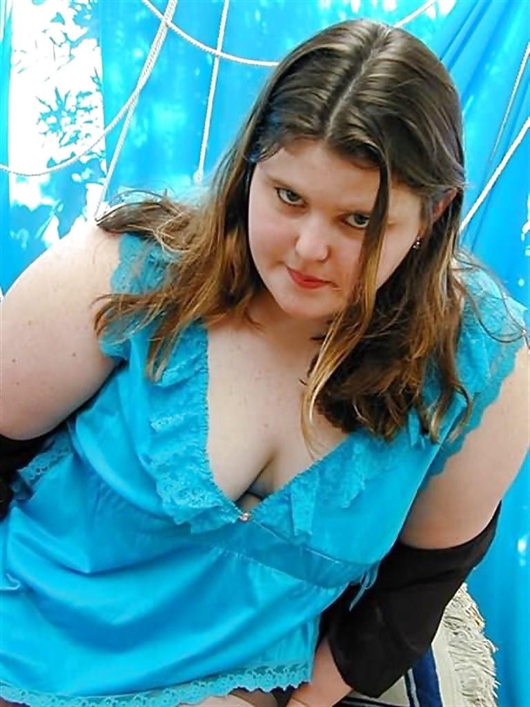 16P Gorgeous BBW! Brunette with Stockings