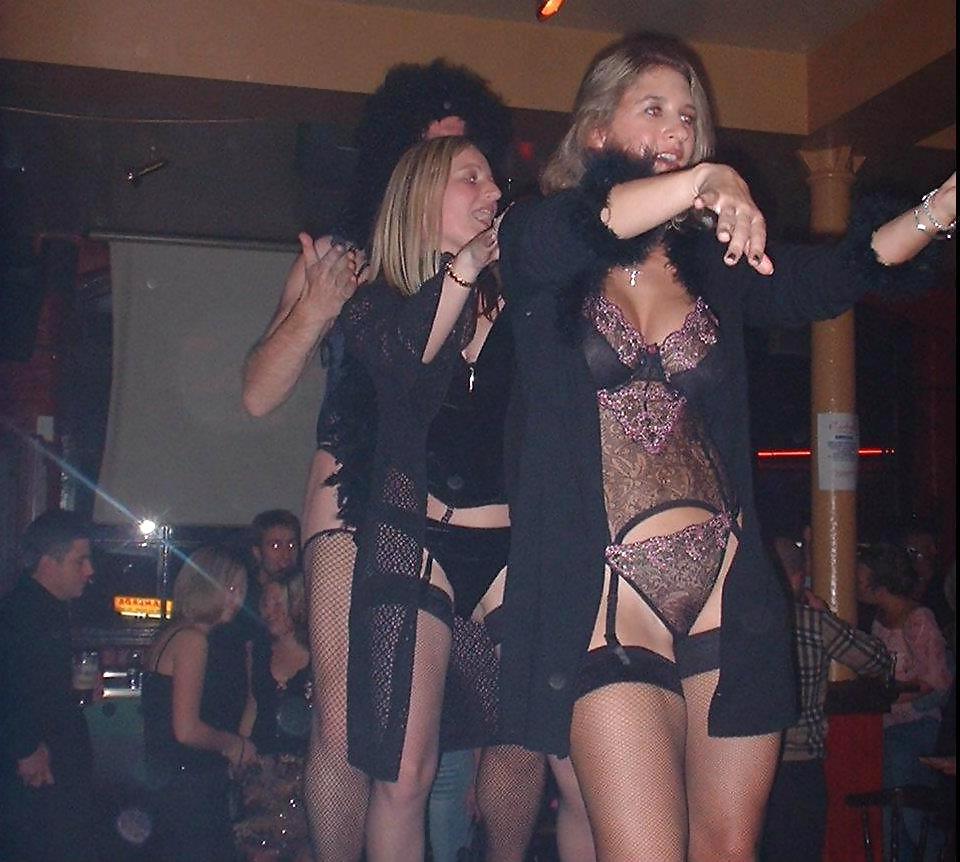 21P British nightclub sluts