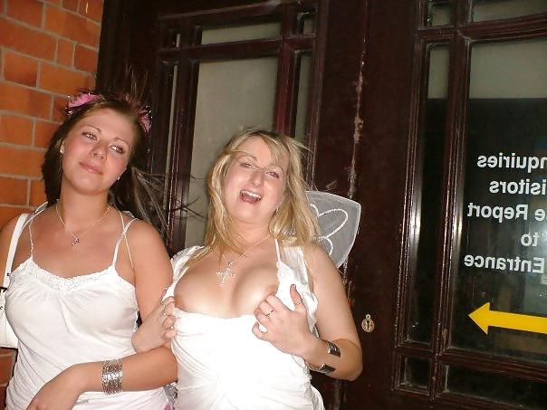 21P British nightclub sluts