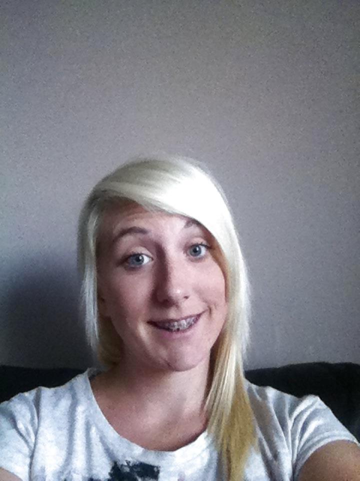 8P British Ellie 