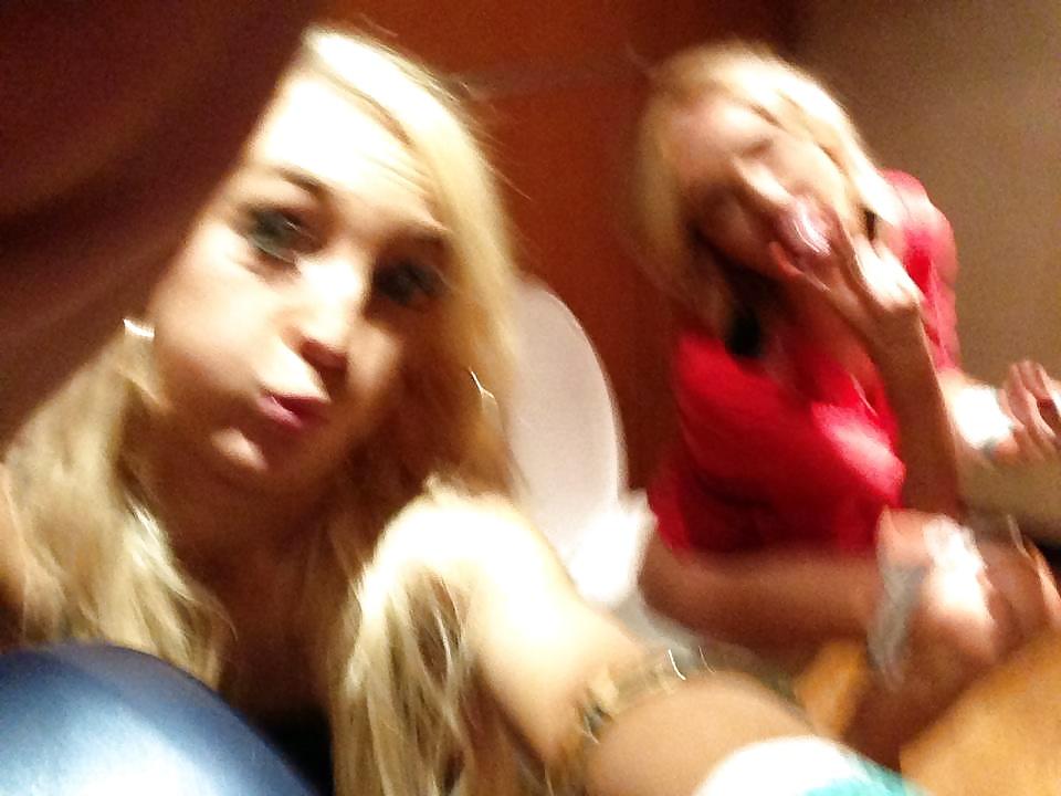 8P British Chavs on the Toilet 