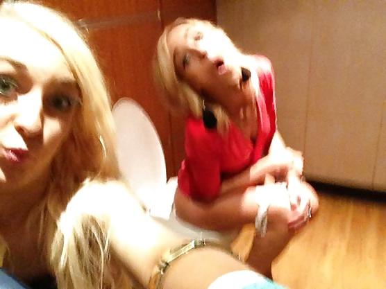 8P British Chavs on the Toilet 