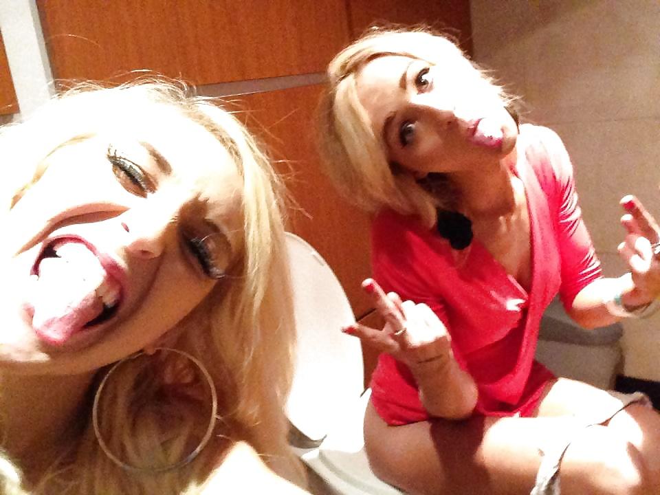 8P British Chavs on the Toilet 