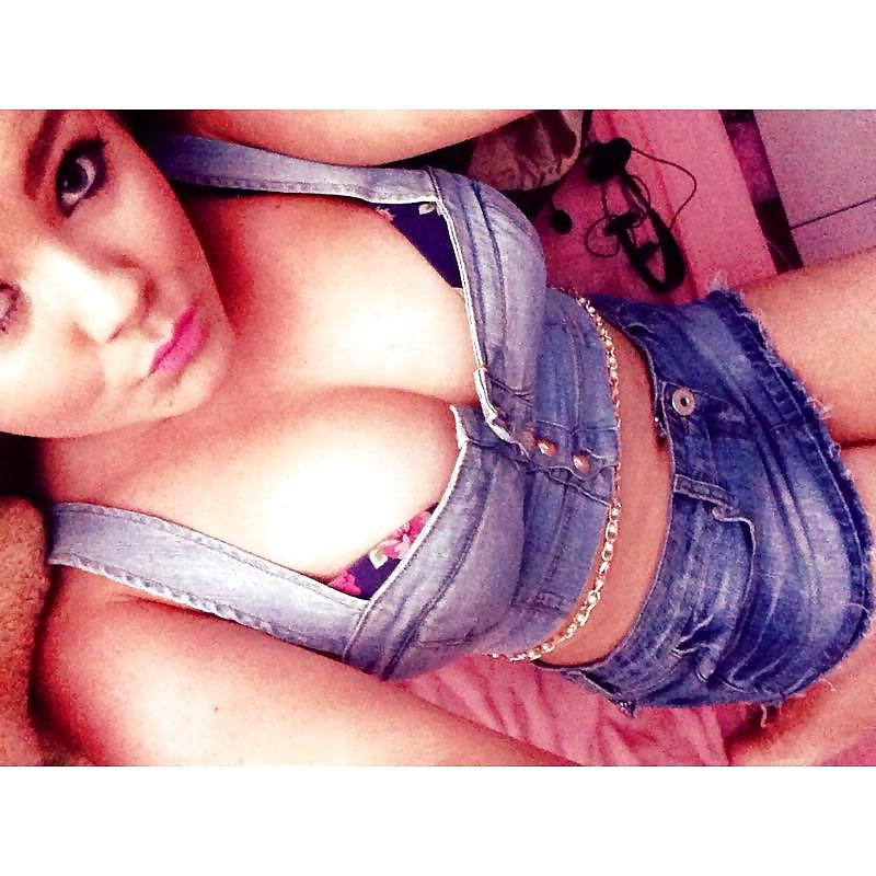 25P Teen Sheffield Chav Sexy slag (Loads of pics) British uk 