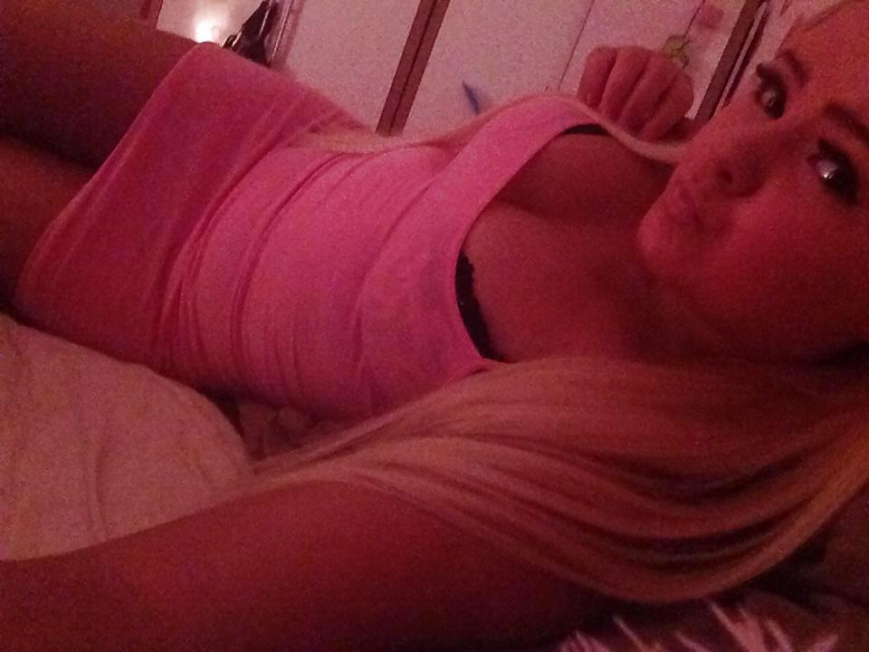 25P Teen Sheffield Chav Sexy slag (Loads of pics) British uk 