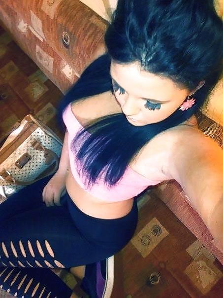 25P Teen Sheffield Chav Sexy slag (Loads of pics) British uk 