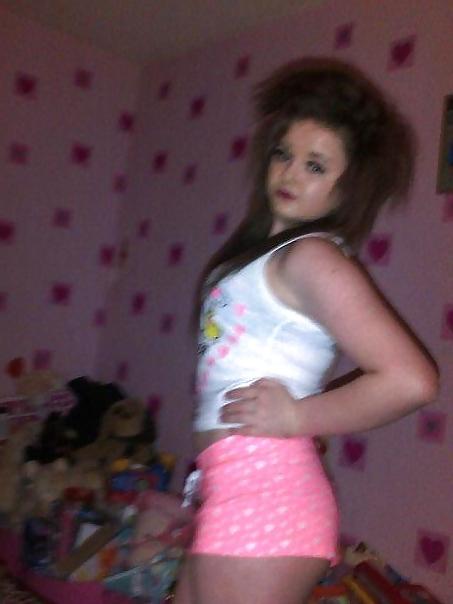 25P Teen Sheffield Chav Sexy slag (Loads of pics) British uk 