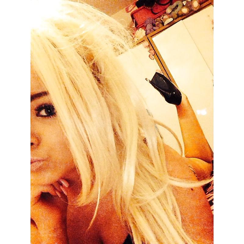 25P Teen Sheffield Chav Sexy slag (Loads of pics) British uk 