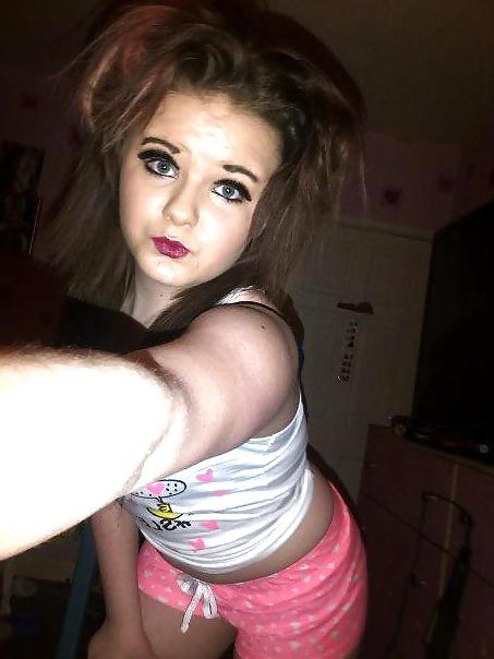 25P Teen Sheffield Chav Sexy slag (Loads of pics) British uk 