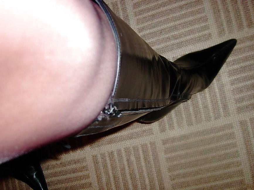 25P Mature redhead lady here and there