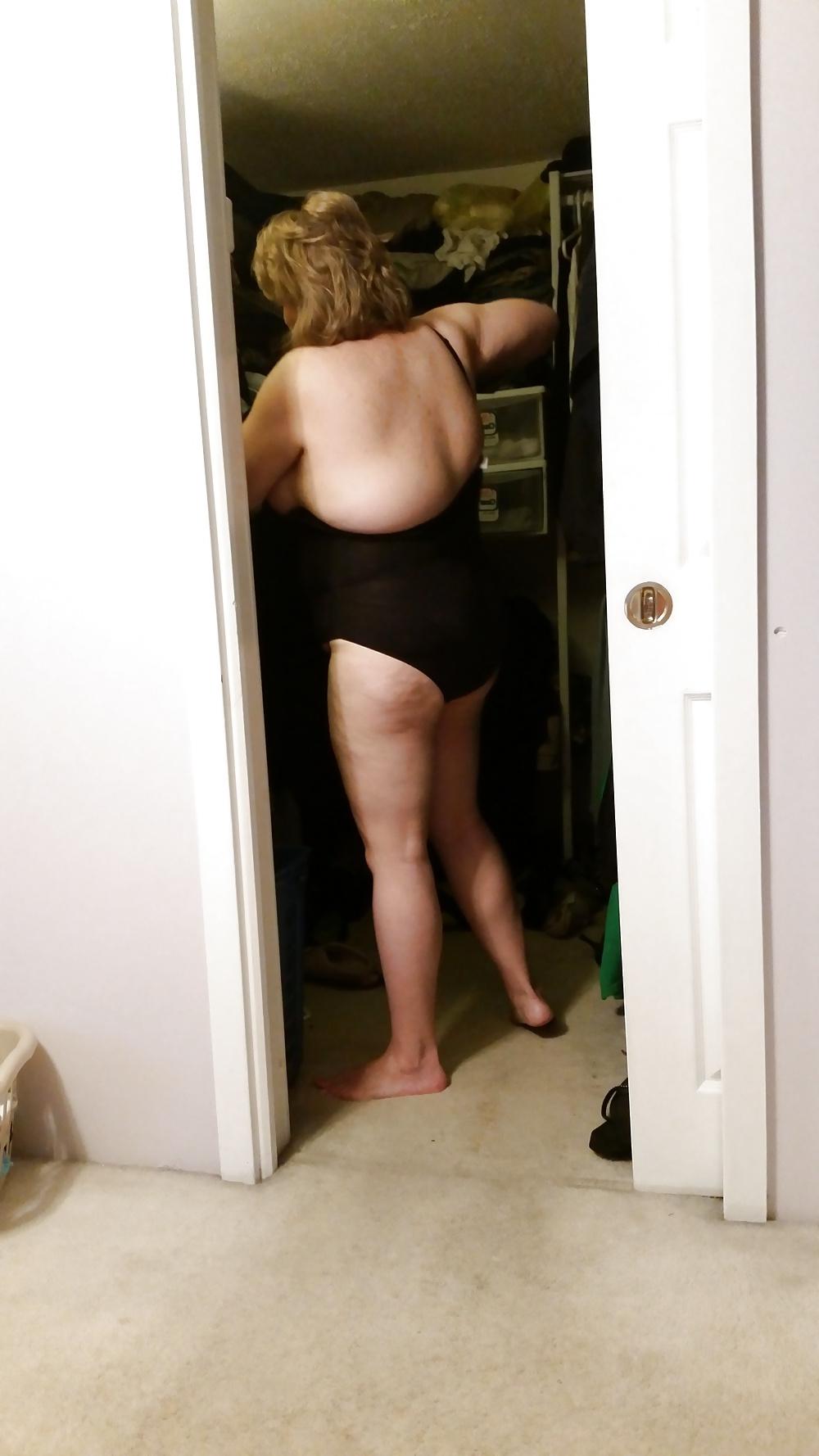 16P Bbw wife half dressed & naked,hairy pussy, big tits,belly