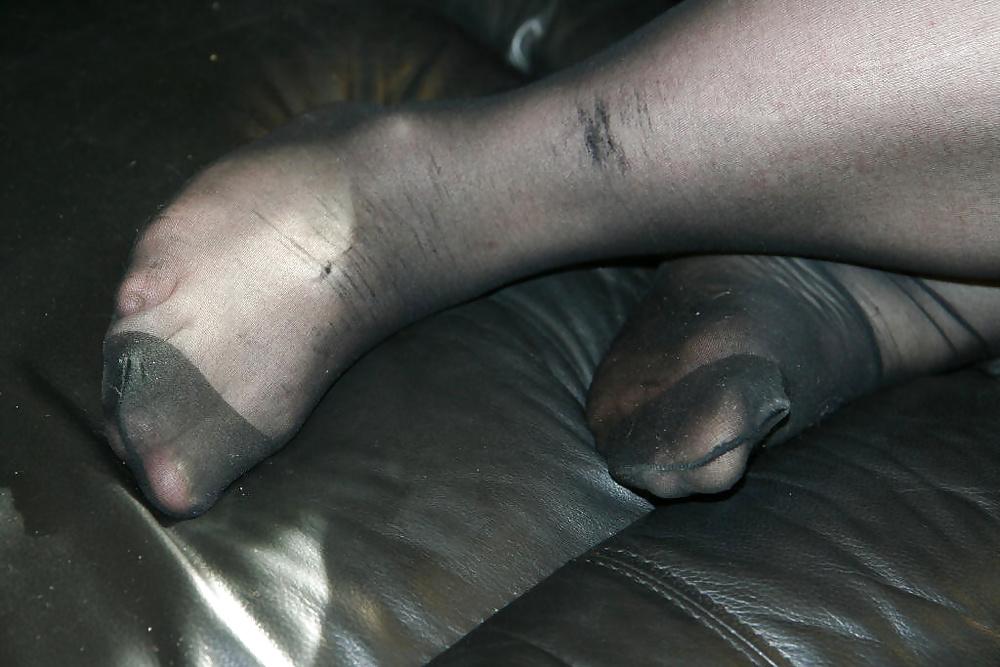 25P BBW Mary Poses In Her Pantyhose 