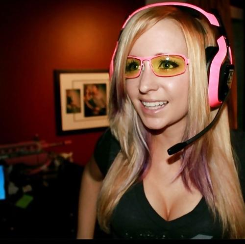25P Sexy Geek and Nerds 2