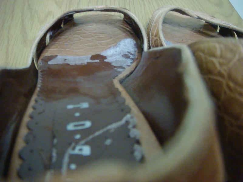 25P Scarpin peep toes salto alto croco marrom Spot
