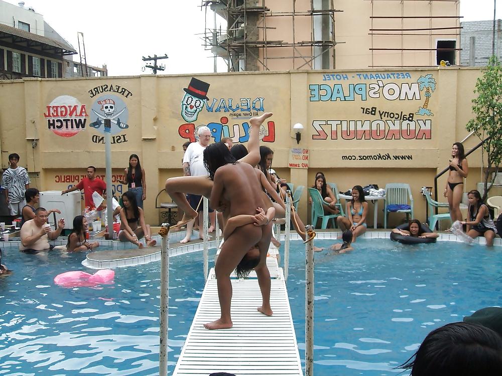 25P Public Asian Sex Pary at Resort