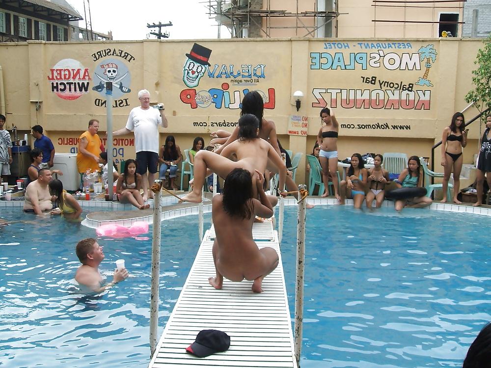 25P Public Asian Sex Pary at Resort