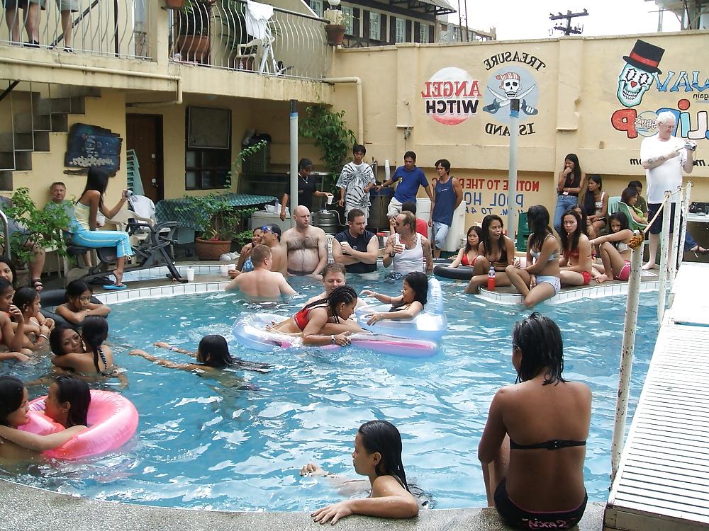 25P Public Asian Sex Pary at Resort