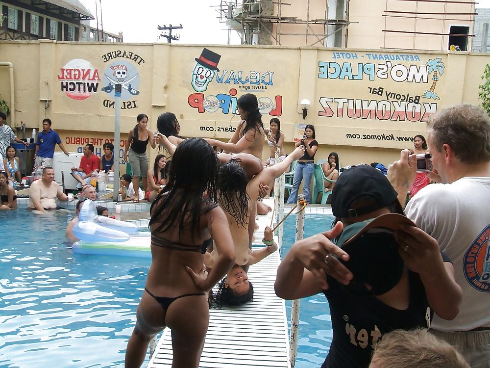 25P Public Asian Sex Pary at Resort