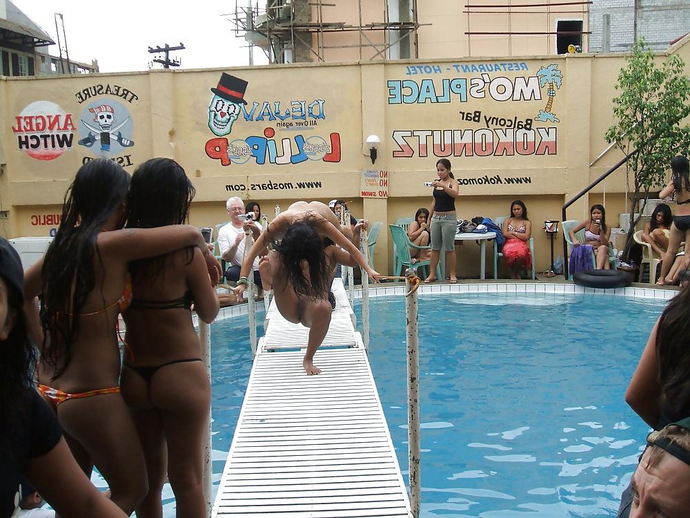 25P Public Asian Sex Pary at Resort